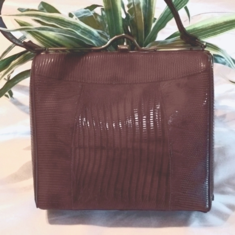 VINTAGE Leather Bag 🛍️